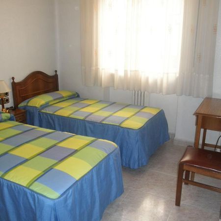 Hostal Los Andes Madrid Exterior photo