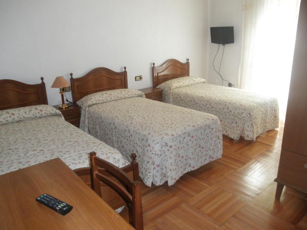Hostal Los Andes Madrid Room photo