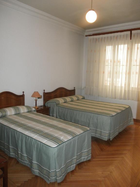 Hostal Los Andes Madrid Room photo