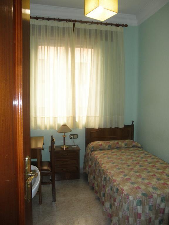 Hostal Los Andes Madrid Room photo